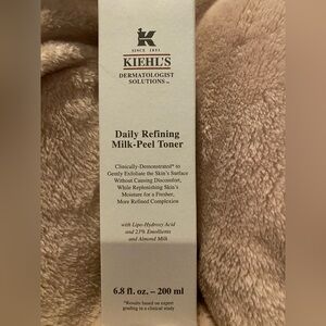 Kiehl's 
Daily Refining Milk-Peel Toner 6.8 Fl oz NEW